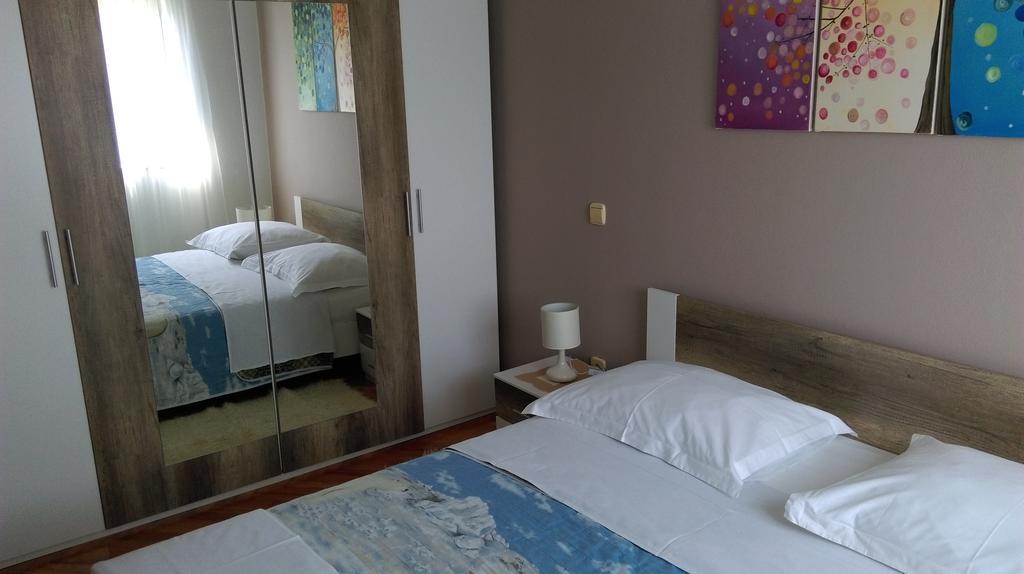 Apartments Mirela Porec Ngoại thất bức ảnh