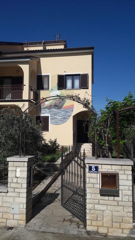 Apartments Mirela Porec Ngoại thất bức ảnh